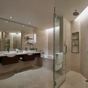 Equatorial Penang 5*, バヤンレパス マレーシア